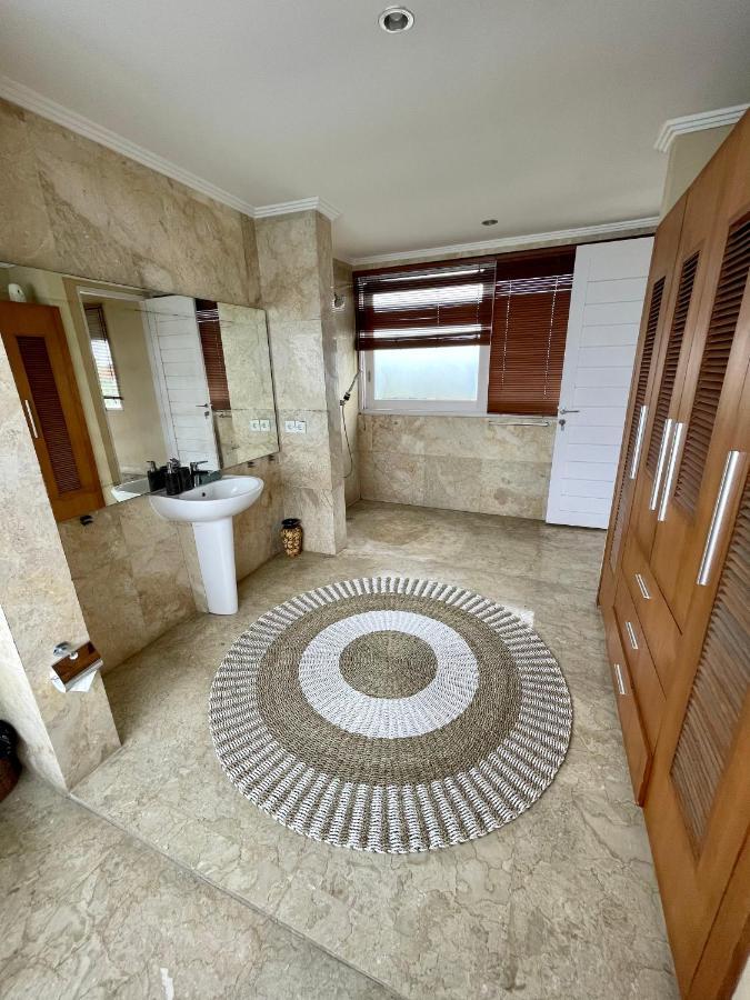 Private Suite In A Kids Friendly Big Shared Villa In Canggu מראה חיצוני תמונה