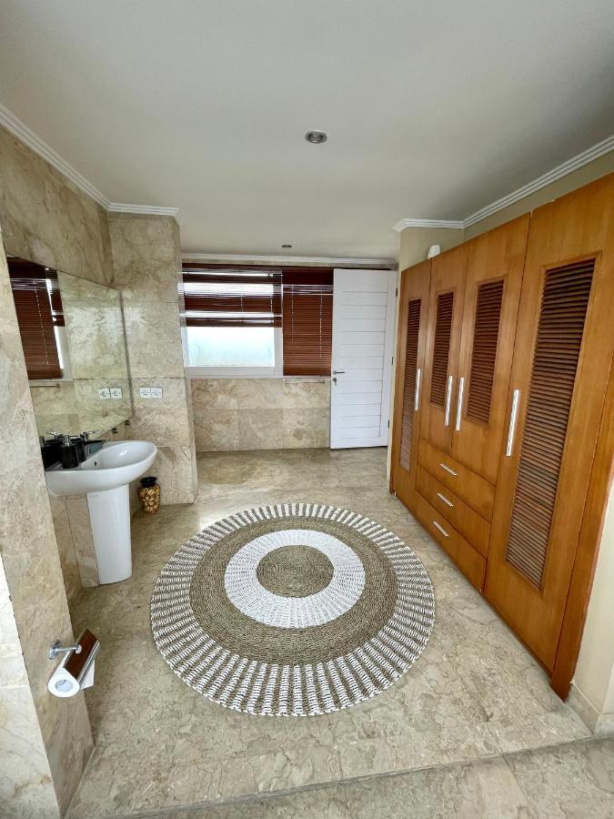 Private Suite In A Kids Friendly Big Shared Villa In Canggu מראה חיצוני תמונה