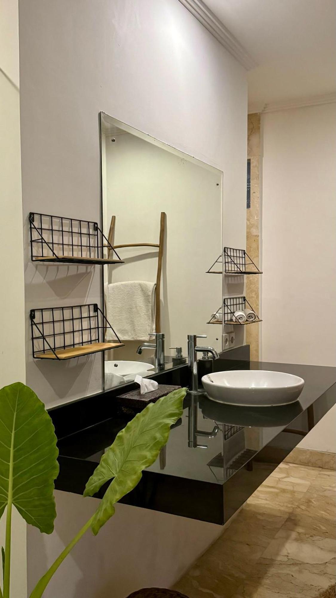 Private Suite In A Kids Friendly Big Shared Villa In Canggu מראה חיצוני תמונה